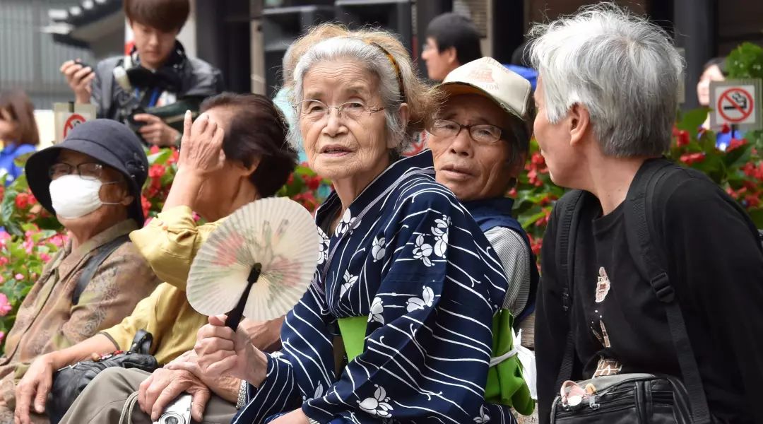 日本人的亲情观念，深度解读日本家庭与亲情的纽带关系