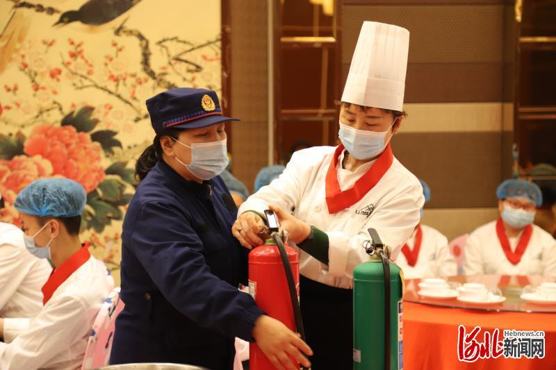 河北肃宁开展食品安全培训，筑牢餐饮安全防线，将知识送进饭店