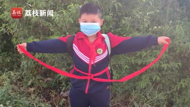 呼和浩特学生召回事件，腰间绳带偏长引发安全与规范热议