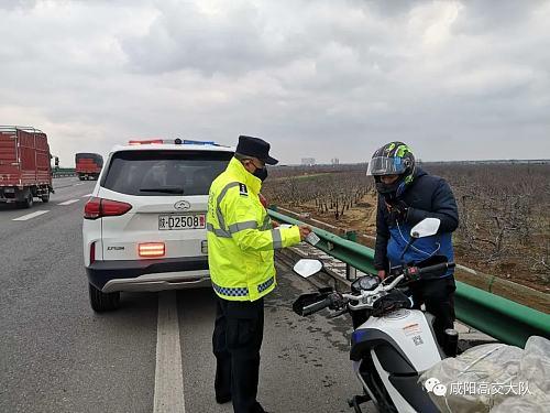 小区安全通道维护秩序解析，消防通道畅通与民警积极作为的案例分析