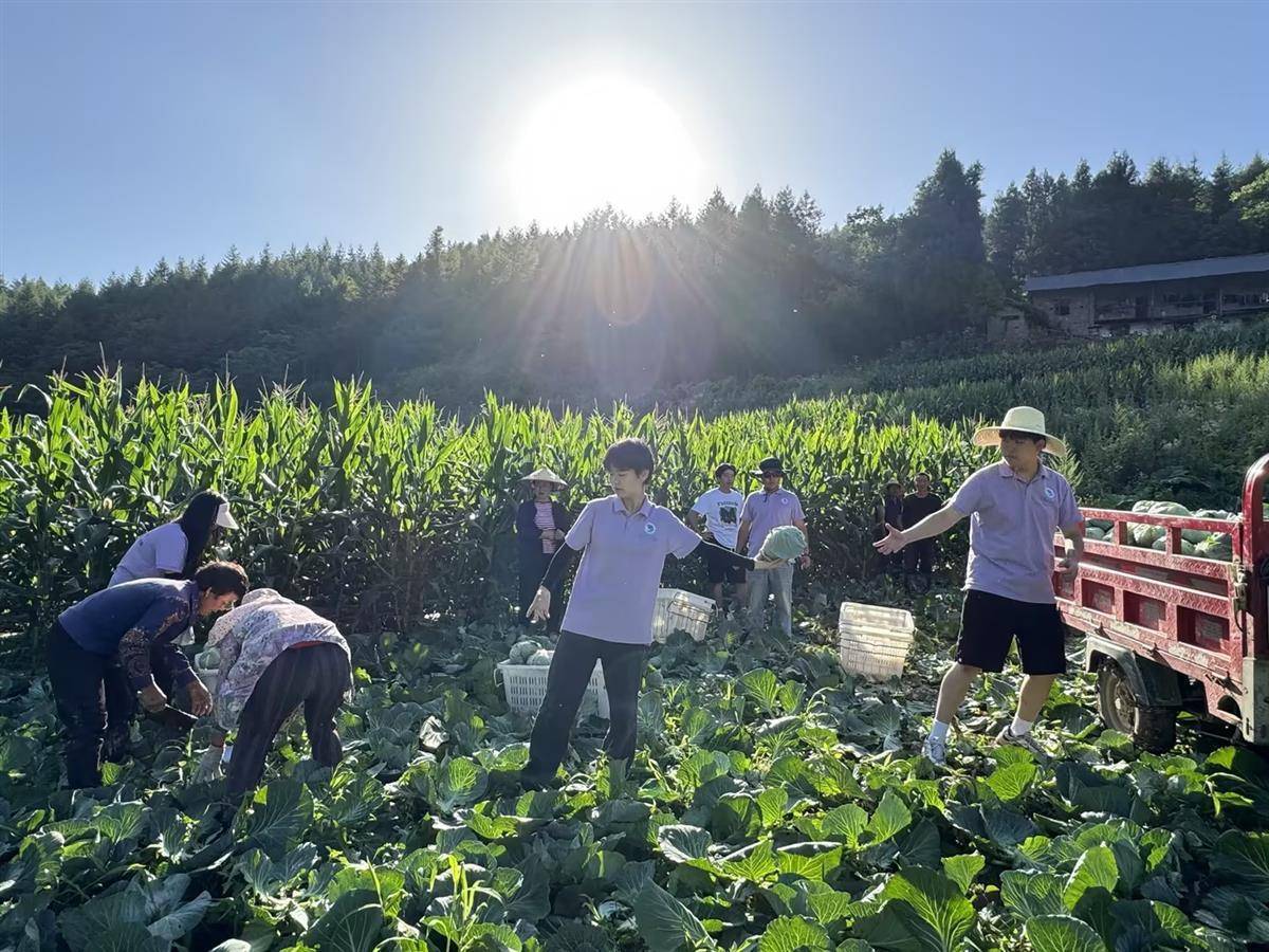 湘潭大學(xué),，田間地頭新聞?wù)n堂——文旅融合教育新模式探索