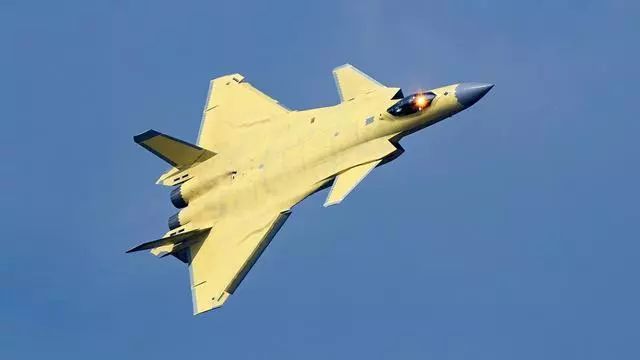 F-22与歼-20造价比较，探究背后的成本与影响因素挑战