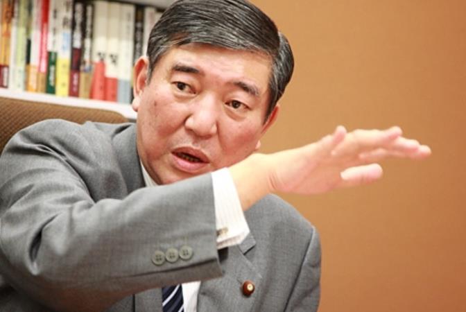 日本首相石田茂的出身背景与领导之路探索