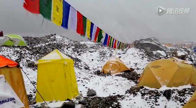 珠峰大本營遭遇地震,，親歷者講述驚魂時刻，車輛劇烈搖晃不止